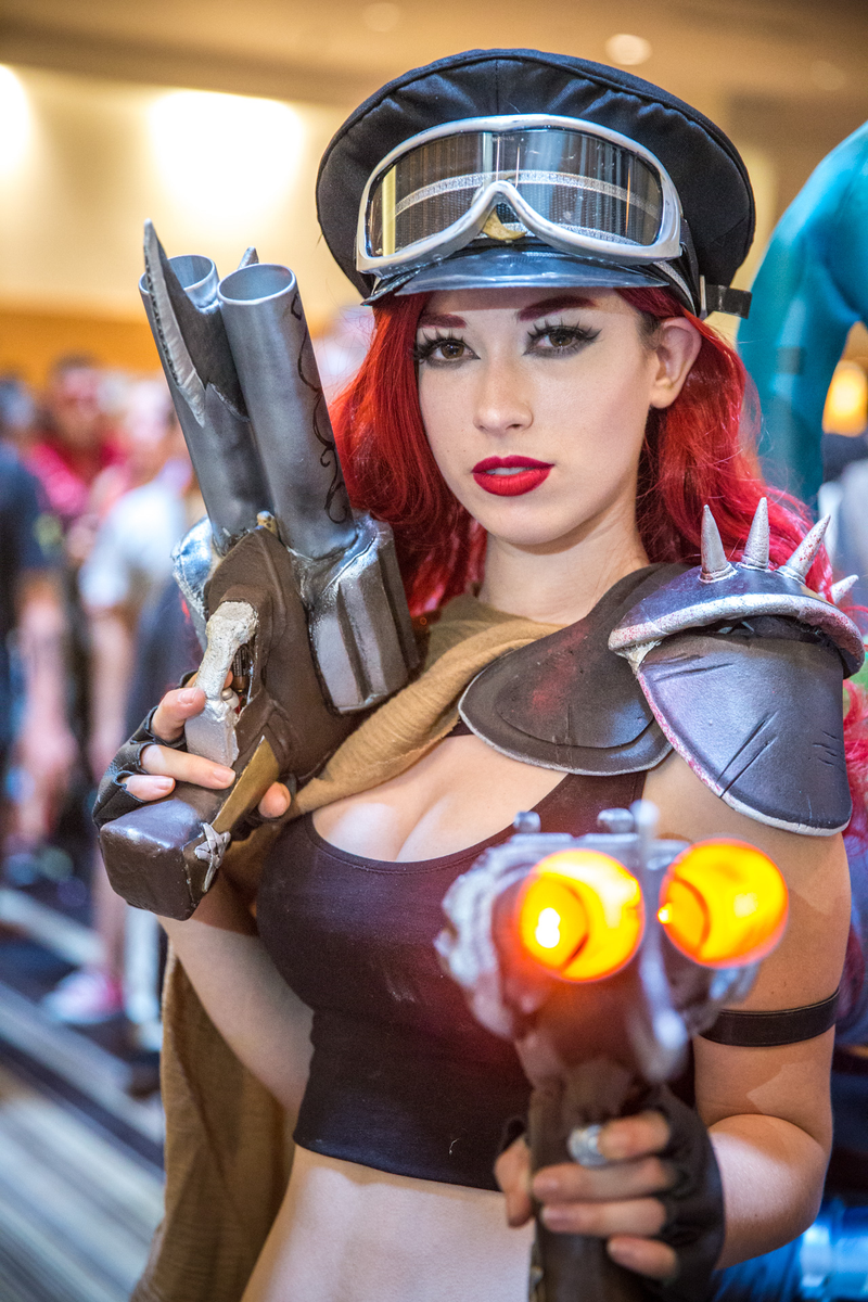 Illustration for article titled Dragon Con Day 4: No Sleep, Sore Feet, and Still Going With Great Costumes